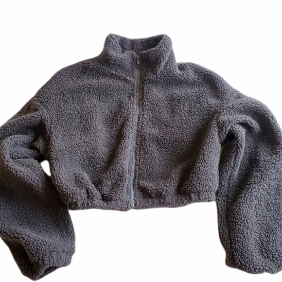 SHEIN Tops - SHEIN teddy bear crop jacket in medium.